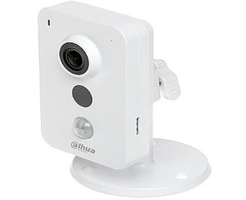  Camera quan sát Dahua DH-IPC-K35A có độ phân giải 3.0MP cho hình ảnh sắc nét Full HD 1080P, thiết kế nhỏ gọn, thẩm mỹ. Camera IP không dây Dahua DH-IPC-K35A có ống kính cố định 2.8mm cho góc rộng lên đến 100 độ.
